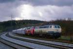 218 147 und 138 im November 1992 bei der Durchfahrt in Horlecke (RWK-Sondertransport)