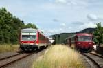 Sehr selten wird das Abstellgleis 3 in Balve genutzt. Am 06.07.2014 nutzte es der 796 690 mit 996 309 und 299 sowie 796 802. Der als 640-Ersatz eingesetzte 628 676 nimmt die Steigung nach Neuenrade in Angriff.