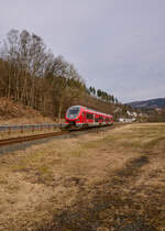 633 114 war am 22.02.2025 als RE 10757 auf dem Weg von Dortmund nach Winterberg. Gerade hat der Zug Wulmeringhausen hinter sich gelassen.