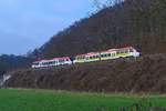 Die Triebwagen Wuppertal und Wupper kommen gerade aus Gerresheim und stebt nun der Station Erkrath entgegen.