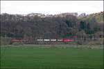 Eine unbekannte 185er bespannt zwischen Westhofen und Hagen einen Frachtzug Richtung Schwerte(Ruhr). (12.04.2008)
