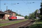 185 282 (9180 6 185 282-1 D-DB) durchfhrt mit einem Kalkzug den ehemaligen Bahnhof Westhofen Richtung Hagen-Vorhalle.