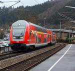 Der RE 9  (Rhein-Sieg-Express) Siegen-Kln-Aachen, kommt mit Doppelstockwagen-Steuerwagen Bauart DB pza 4.Gen.