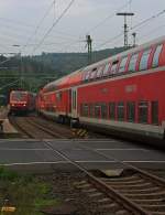 Begegungsverkehr des Rhein-Sieg-Expresses in Scheuerfeld/Sieg am 22.08.2011.