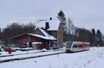 545 423 steht in Langenhahn und wartet auf Ausfahrt in Richtung Limburg.