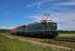 DB Museum E40 128 mit E04 20 und 218 835 in Niederwalluf am 30.05.20 auf dem Weg nach Koblenz 