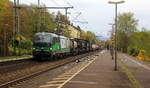 193 261 von LTE kommt mit einem Containerzug aus Süden nach Norden und kommt aus Richtung Koblenz und fährt durch Bonn-Oberkassel in Richtung Köln-Gremberg.
