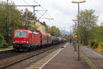 193 336 DB kommt mit einem gemischten Güterzug aus Mannheim-Rbf(D) nach Köln-Gremberg(D) und kommt aus Richtung Koblenz und fährt durch Bonn-Oberkassel in Richtung Köln-Gremberg.