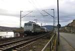 Railadventure 111 082-4 mit nagelneuen Triebzügen in Rüdesheim am Rhein am 22.02.20