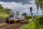 Ein Hector Rail Schotterzug bestehend aus 242.503  Balboa  und 242.532  Lightyear  bei Erpel am 24.05.2022