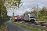 Die von Northrail bei Paribus Rail gecharterte 193 922-2 ist am 08.11.2023 in Bad Hoenningen in Richtung Süden unterwegs