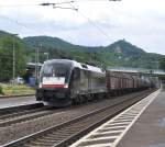 ES 64 U2-099 MRCE Dispolok-TXL fhrt am rechten Rhein mit einem Coilzug durch Knigswinter.Bild entstand am 12.7.2012