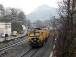 Nachschuss auf V100.04 mit dem Bauzug in Bad Honnef am 5.3.16    Bad Honnef 05.03.2016