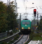 185 613-7 von Crossrail  kommt mit eineim Containerzug aus Zeebrugge-(B) nach  Oradea(RO) und kommt aus Richtung Köln und fährt durch Rhöndorf  in Richtung Koblenz.