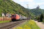 185 154 der DB mit KLV in Rheintal bei Braubach.