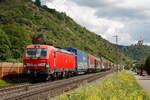 193 340 mit einem aussergewöhnlich kurzen Güterzug am 13.05.2024 bei Braubach.
