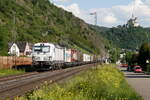 193 011 der weco rail mit KLV unterhalb der Marksburg bei Braubach am Rhein, 14.05.2024.