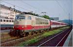 Die DB 103 108-7 mit einem IC Richtung Köln beim Halt in Koblenz HBF.