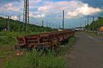 Portrait des Entgleisten Flachwagen der Bauart Res-x 679 und der Betriebsnummer D-DB 31 80 3944 255-9 am 08.06.2013 im Rbf Koblenz-Ltzel 