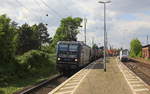 143 941-3 (Lok 123) von RBH kommt mit einem Kesselzug aus Norden nach Süden und kommt aus Richtung Köln und fährt durch Roisdorf bei Bornheim in Richtung Bonn,Koblenz.