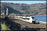 Transregio ET 463805-2 verläßt hier Oberwesel in Richtung Koblenz am 28.2.2023 um 15.10 Uhr.