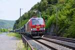 St & H 3193 905 (90 81 3193 905-4 A-STH) mit Sch�ttgutwagenzug auf der linken Rheinstrecke in Richtung Koblenz (Oberwesel-Engelsburg, 08.05.2026).