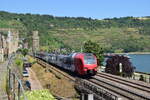 429 124 f�hrt mit einem weiteren 429er als RE2 nach Frankfurt durch Oberwesel in Richtung Bingen.

Oberwesel 20.06.2026