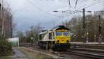 Eine Freightliner-Class 66 durchfährt den Personenbahnhof Mainz Bischofsheim und erreicht in Kürze den gleichnamigen Güterbahnhof.