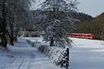 In der Umgebung von Urft bietet die Eifelbahn einige schöne Motive, hier ein Nachschuss auf einen von Trier nach Köln fahrenden 620 (28.02.2020)