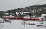 Mit einem RE nach Köln fährt ein unbekannter 620 am 28.02.2020 aus Jünkerath aus. Inzwischen erinnert hier nichts mehr an das früher für die Zugförderung auf der Eifelbahn wichtige  Dampflokbetriebswerk...