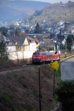 Mchtig ins Zeug legen mu sich der Diesel, um den Steilstreckenabschnitt gleich nach dem Bahnhof Boppard zu bezwingen.