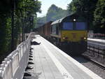 Die Class 66 PB15 von Crossrail kommt mit einem MSC-Containerzug aus Antwerpen-Krommenhoek(B) nach Germersheim(D) und kommt aus Richtung Aachen-West,Aachen-Schanz,Aachen-Hbf,Aachen-Rothe-Erde und