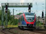 Unter der Signalbrcke zwischen Aachen Hbf und Aachen Rothe-Erde fhrt am 06.07.2012 der Talent 643 708 als RB20 nach Langerwehe.