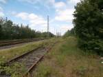 Blick auf eines der mehreren heute stillgelegten und teis abgebauten Gleise am Bahnhof Quadrath Ichendorf. 
Quadrath Ichendorf 30.05.2014