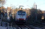 186 500-5 von Lineas/Railpool kommt aus Richtung Aachen-West mit einem  Autoleerzug aus Belgien nach Köln(D) und fährt durch Aachen-Schanz in Richtung