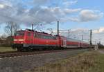 111 126 mit einem RE4 nach Aachen Hbf in Kleinenbroich am Dienstag den 19.2.2019