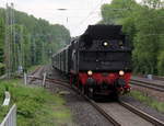 78 468 kommt mit wenig dampf mit einem Sonderzug aus Aachen-Hbf nach Bad-Iburg(D) und kommt aus Richtung Aachen-Hbf,Aachen-Schanz,Aachen-West,Laurensberg,Richterich und fährt durch Kohlscheid in