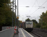 186 457-8 von Lineas/Railpool kommt als umleiter aus Richtung Aachen-Wes,Laurensberg,Richterich mit einem KLV-Containerzug aus Belgien nach Italien und fährt durch Kohlscheid und fährt in