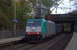 Die Cobra 2840 kommt aus Richtung Köln,Aachen-Hbf und fährt durch Aachen-Schanz mit einem Schrottzug aus Köln-Kalk(D) nach Genk-Goederen(B) und fährt in Richtung Aachen-West.