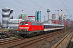 Wegen Fahrzeugmangels wird auf der Linie RE 10 (Düsseldorf - Kleve) vom 09.03.bis 02.04.2026 montags bis freitags dreimal täglich pro Richtung eine Ersatzgarnitur eingesetzt, die aus der 218