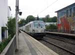 247 901 von Siemens kommt durch Aachen-Schanz  aus Richtung Köln,Aachen-Hbf mit vier  Containerwargen nach Wegberg(D) und fährt in Richtung