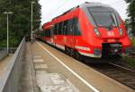 442 255 von DB kommt als Umleiter aus Köln nach Aachen-Hbf  und fährt durch Kohlscheid aus Richtung Herzogenrath und fährt die Kohlscheider-Rampe hoch nach Aachen-West.