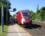 Der Thalys aus Paris(F)-Köln-Hbf kommt aus Richtung Aachen-West als Umleiter und fährt durch Kohlscheid und fährt in Richtung Herzogenrath,Rheydt.