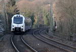 Ein Holländischer Regionalzug aus Maastricht(NL) nach Aachen-Hbf(D) und kommt aus Richtung Herzogenrath, Kohlscheid,Richterich,Laurensberg,Aachen-West und fährt durch Aachen-Schanz in