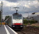 186 449-5 von Lineas/Railpool kommt die Kohlscheider-Rampe hoch aus Richtung Mönchengladbach,Herzogenrath mit einem Kalkleerzug aus Oberhausen-West(D) nach Hermalle-Huy(B) und fährt durch