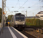 186 385-1 von Akiem/Lineas kommt die Kohlscheider-Rampe hoch aus Richtung Mönchengladbach,Herzogenrath mit einem schweren-Coilzug aus Bochum(D) nach Kinkempois(B) und fährt durch Kohlscheid