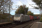 186 456-0 von Lineas/Railpool kommt aus Richtung Aachen-West mit einem KLV-Containerzug aus Belgien nach Italien und fährt durch Aachen-Schanz in Richtung