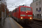 111 118 DB kommt mit dem RE4 von Dortmund-HBf nach Aachen-Hbf und kommt aus Richtung Rheydt,Wickrath,Beckrath,Herrath,Erkelenz,Baal,Hückelhoven-Baal,Brachelen,,Lindern,Süggerath,Geilenkirchen,Frelenberg,Zweibrüggen,Übach-Palenberg,Rimburg,Finkenrath,Hofstadt,Herzogenrath, Kohlscheid,Richterich,Laurensberg,Aachen-West und fährt in Aachen-Schanz ein und hält in Aachen-Schanz und fährt dann weiter in Richtung Aachen-Hbf. 
Aufgenommen vom Bahnsteig von Aachen-Schanz. 
Bei Regenwolken am Nachmittag vom 28.11.2019.