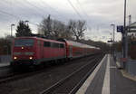 111 197-0 DB Zieht einen RE4 von Aachen-Hbf nach Dortmund-Hbf kommt aus Richtung Aachen-West,Laurensberg,Richterich, und fährt durch Kohlscheid in Richtung Herzogenrath,Mönchengladbach. 
Aufgenommen von Bahnsteig 2 in Kohlscheid.
Bei Wolken am Vormittag vom 7.12.2019.