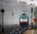 Ein Nachschuss von der Cobra 2805 kommt als Lokzug die Kohlscheider-Rampe hoch aus Richtung Neuss und fährt in Richtung Aachen-West und fährt durch Kohlscheid.